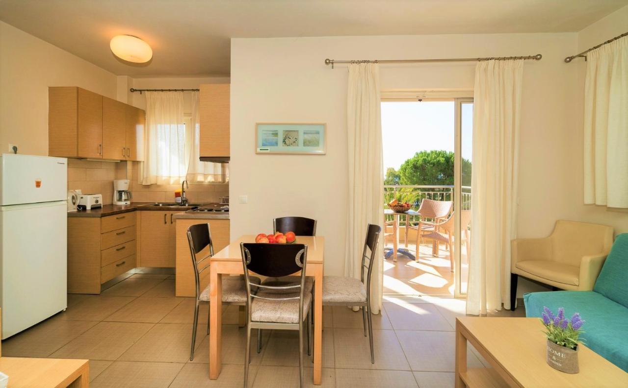 Vereniki Apartments ฟีนีคุนตา ภายนอก รูปภาพ