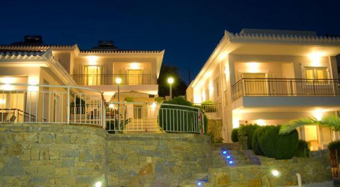 Vereniki Apartments ฟีนีคุนตา ภายนอก รูปภาพ